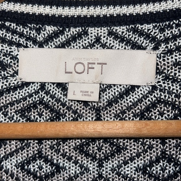 Women’s LOFT size Large ikat knitted open front cardi sweater top - Picture 3 of 7